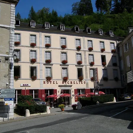 Richelieu Hotel 2*